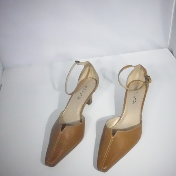 Unisa Tan Pointy Toe  Sling  2 1/2 inch Heel 8B - Picture 3 of 5